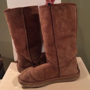 Chestnut tall boots