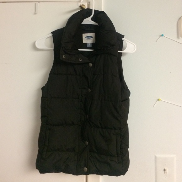 NEVER WORN Old Navy Black Vest with Fleece Inside
