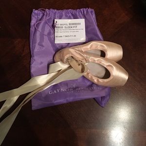 Gaynor Minden pointe shoes for ballet.