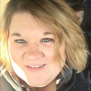 Meet your Posher, Angie