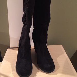 Black suede wedged boots
