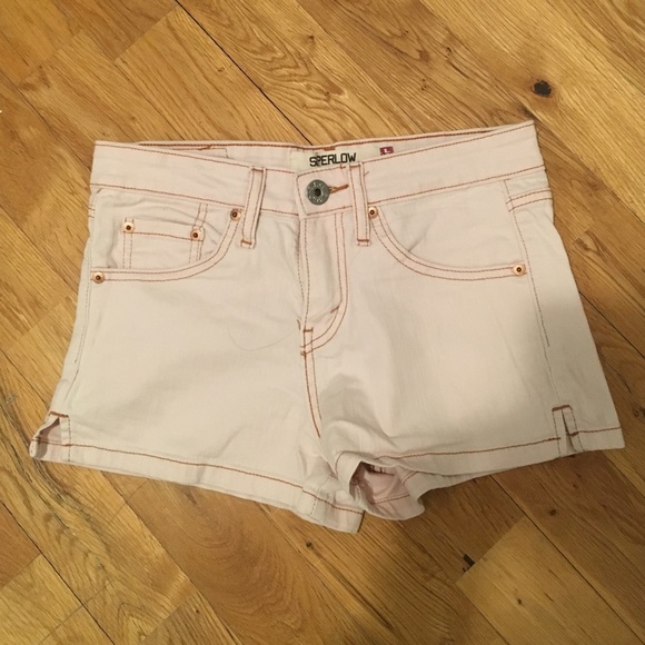 Light Pink Levi's shorts