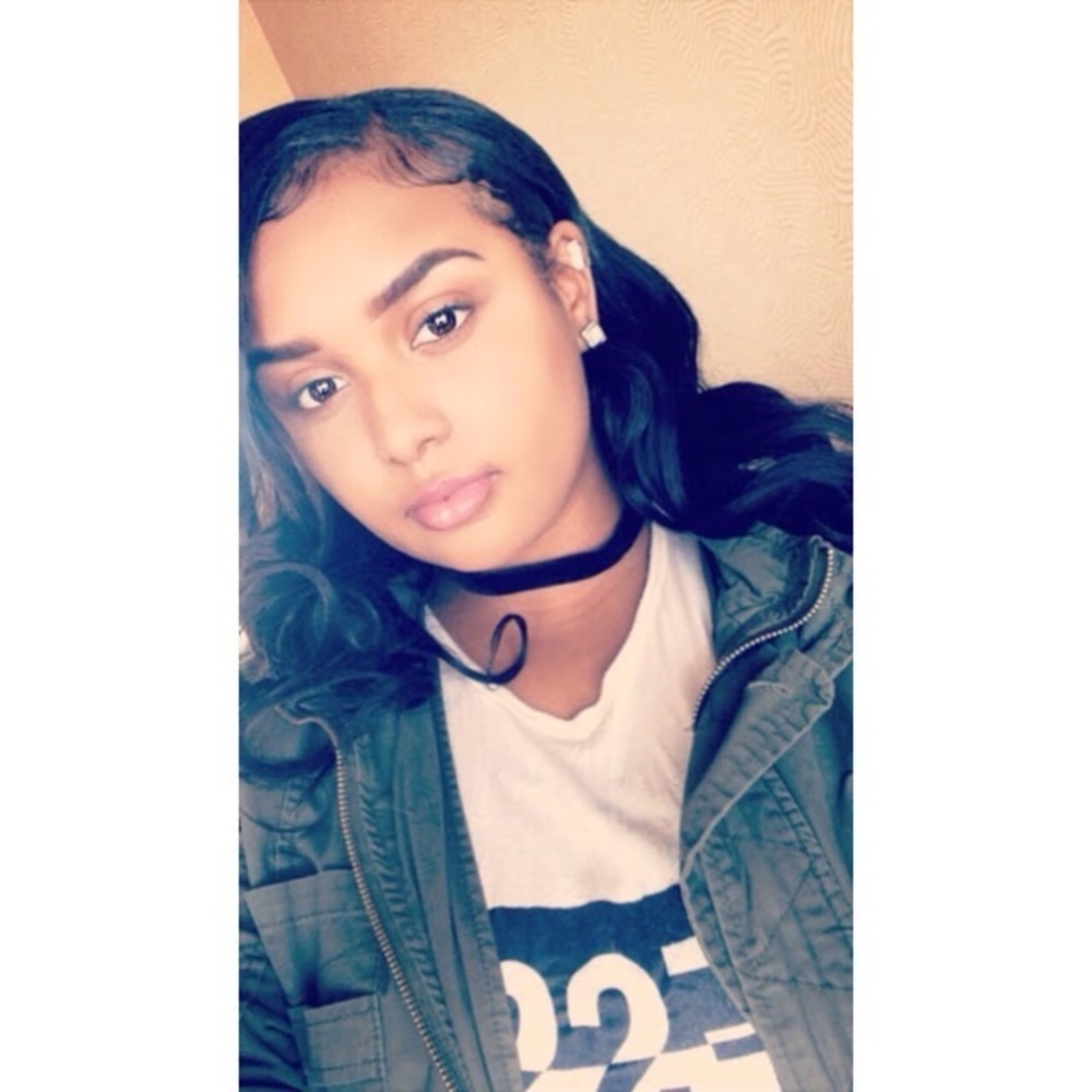 Meet your Posher, La niya