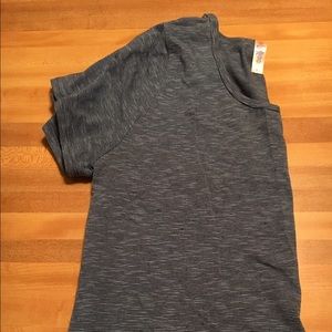 BUY NOW! WILL SHIP TODAY! LULAROE CLASSIC TEE!