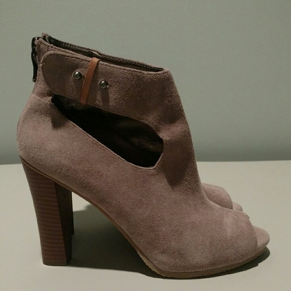 Shoes - Picture 3 of 3