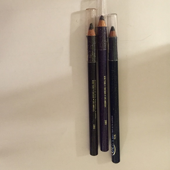 Glitter eyeliner