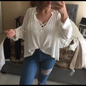 URBAN OUTFITTERS FLOWY WHITE TOP