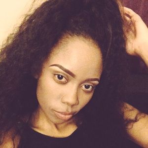 Meet your Posher, Akerra