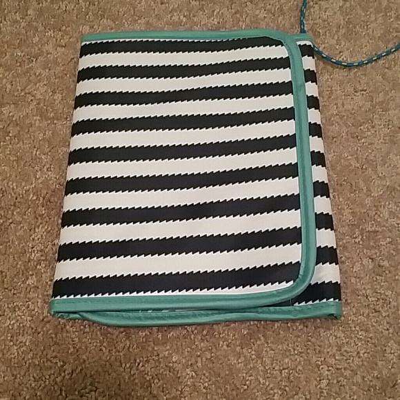 Thirty-One tablet holder