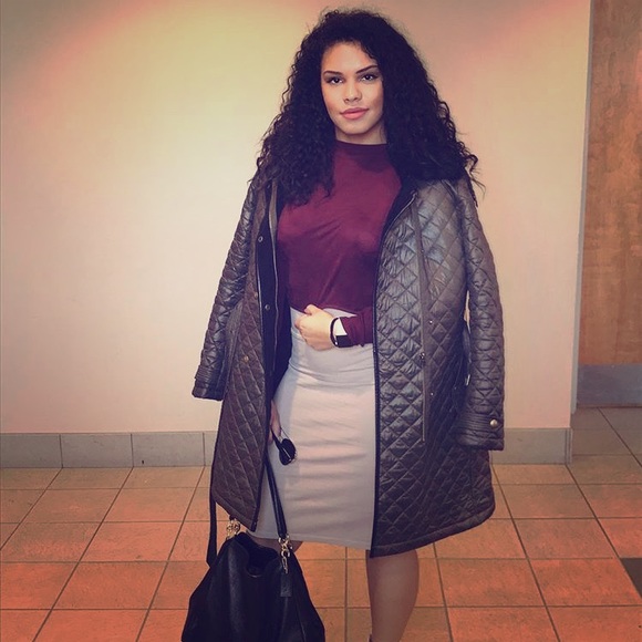 Meet your Posher, Hannah - Picture 1 of 1