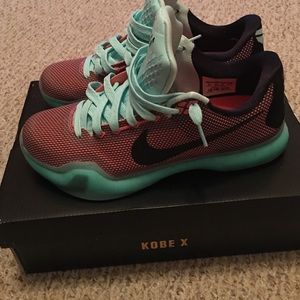 Kobe 10 Easters Sneakers