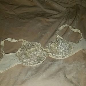 Wacoal Arabesque Pale Yellow Lace Bra