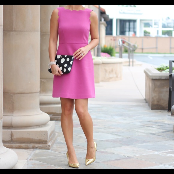 💕Ann Taylor scalloped mini dress💕