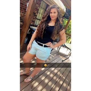 Meet your Posher, Alyssa