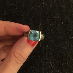 18K gold and blue topaz ring