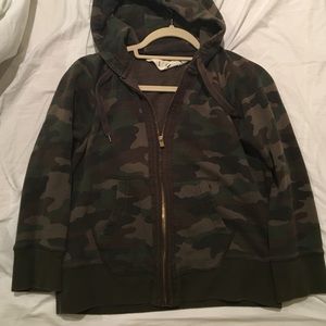 Fitted camo hoodie from J Crew size M