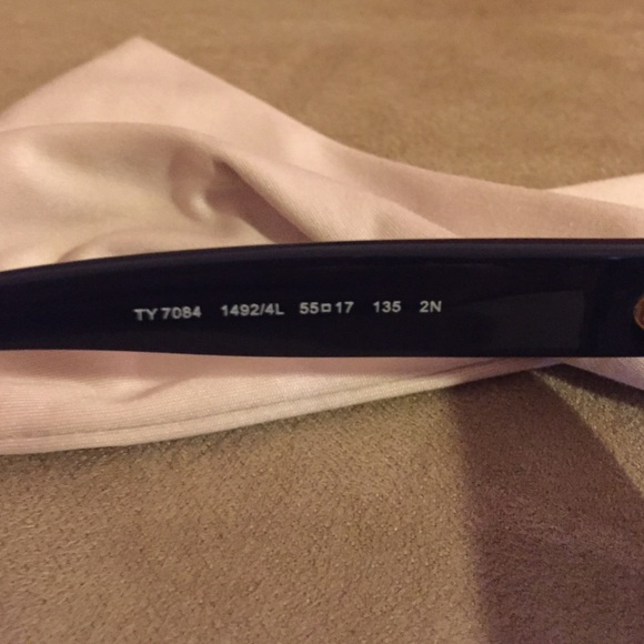 🚫SOLD🚫Tory Burch Sunglasses - Picture 4 of 4