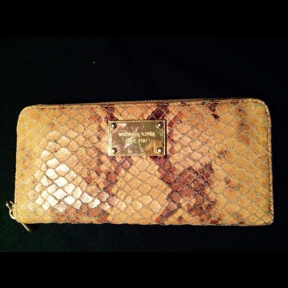 Michael Kors wallet