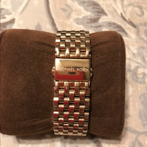 Micheal Kors watch - Picture 2 of 4