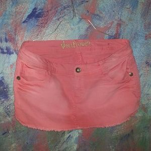 Wallflower hot pink mini skirt