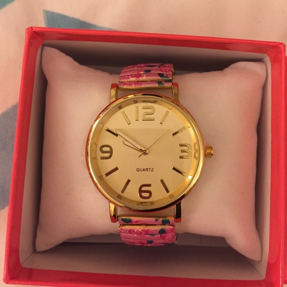 Gold face watch with flower 🌺 band