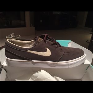 Men's Nike sneakers