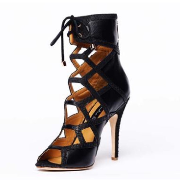 Alejandra G. Wanda in Black. Size 40 - Picture 3 of 4