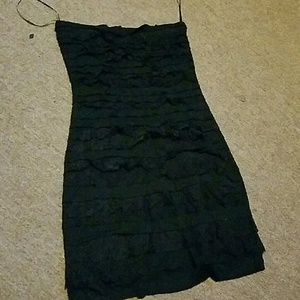 XS Strapless black lace ruffle express dress