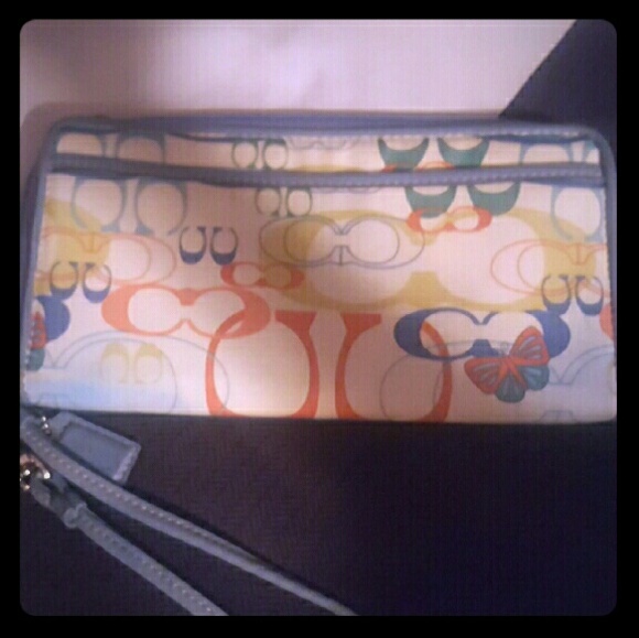 Coach wristlet wallet