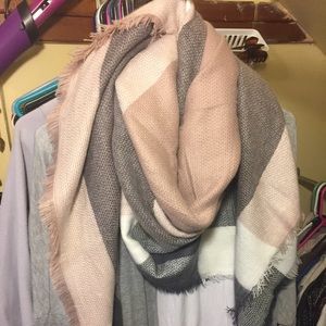 Checkered blanket scarf