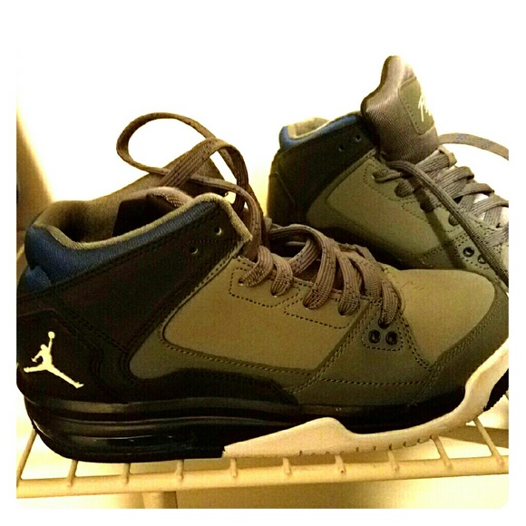 Boys Jordan's Origin 6.5