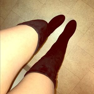 Black high knee boots!!