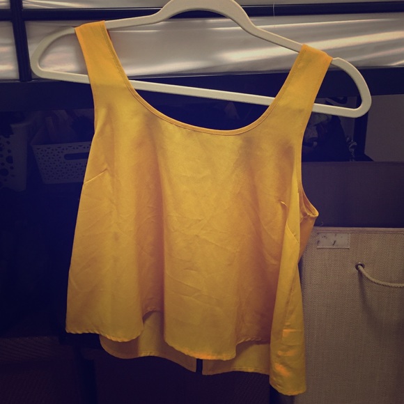 Crop top