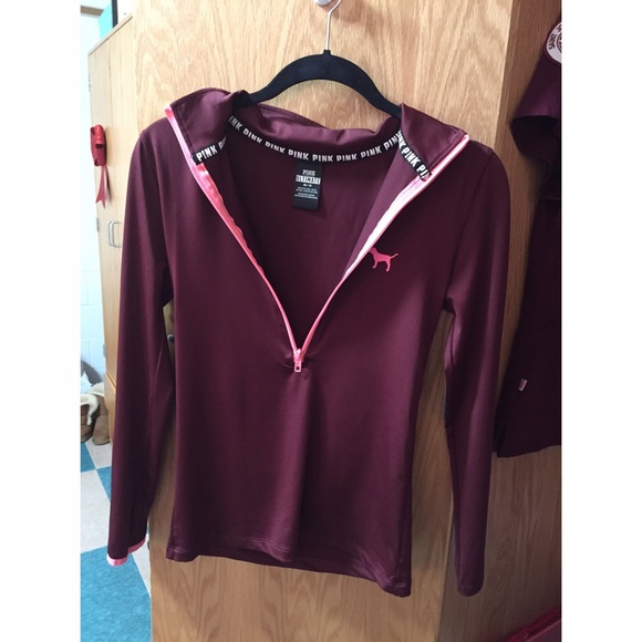 LIKE NEW VS PINK ULTIMATE PULL OVER HALF ZIP!