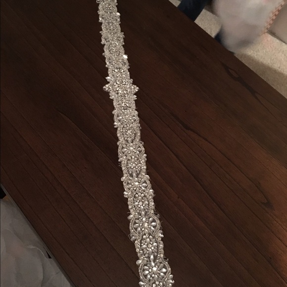 Crystal belt