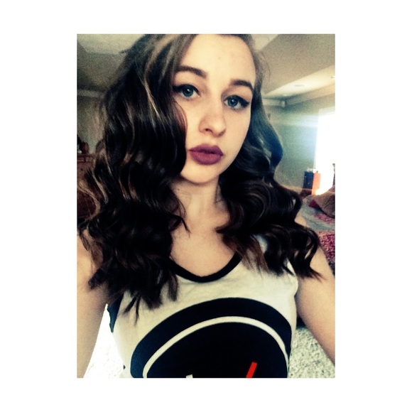 Meet your Posher, Melissa - Picture 1 of 1