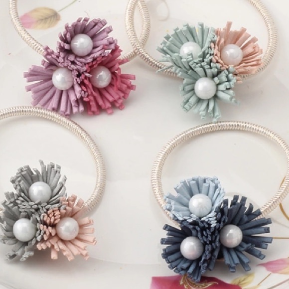 Boutique Accessories - Two Flower Elastic Pearl Fringe Faux Hair Ties