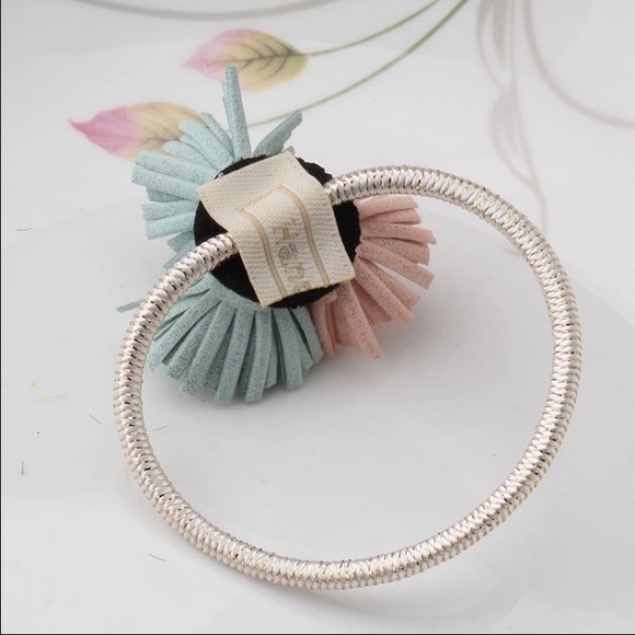 Two Flower Elastic Pearl Fringe Faux Hair Ties - Picture 4 of 4