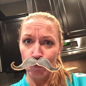 Meet your Posher, Holly