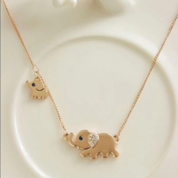 Cute elephant necklace crystal bling gold new - Picture 2 of 3