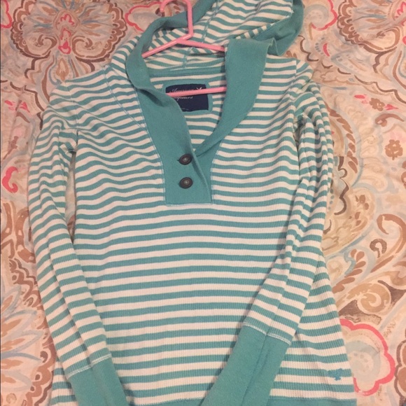 Long sleeve with hood