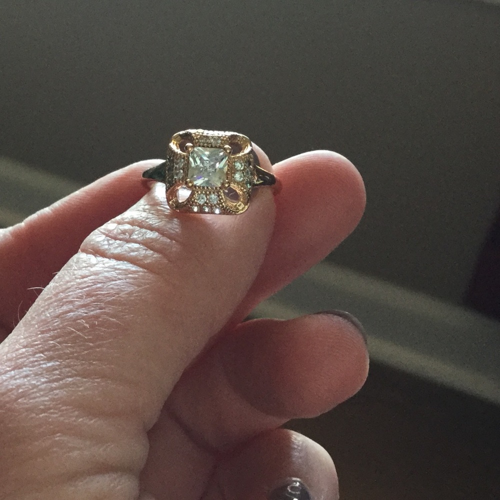 Size 7! Last 1-Topaz 18K Gold Filled Stunning Ring - Picture 6 of 7