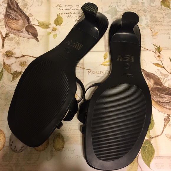 New Fun Black Fioni Sandals - Picture 3 of 3