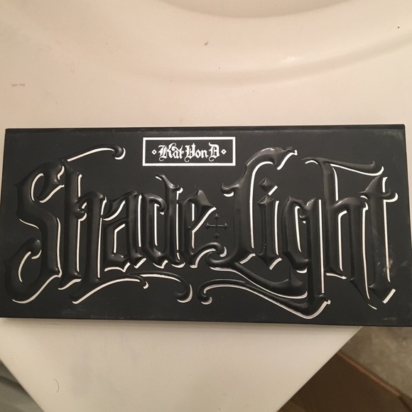 Kat Von D Shade and Light contour palette💕