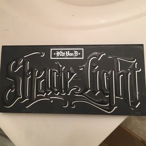Kat Von D Shade and Light contour palette💕