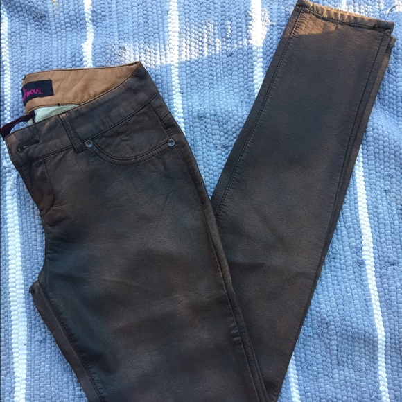 Leather look skinny pants