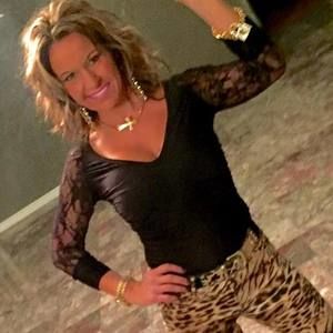Meet your Posher, Shana