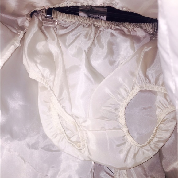 Dress - Picture 3 of 4