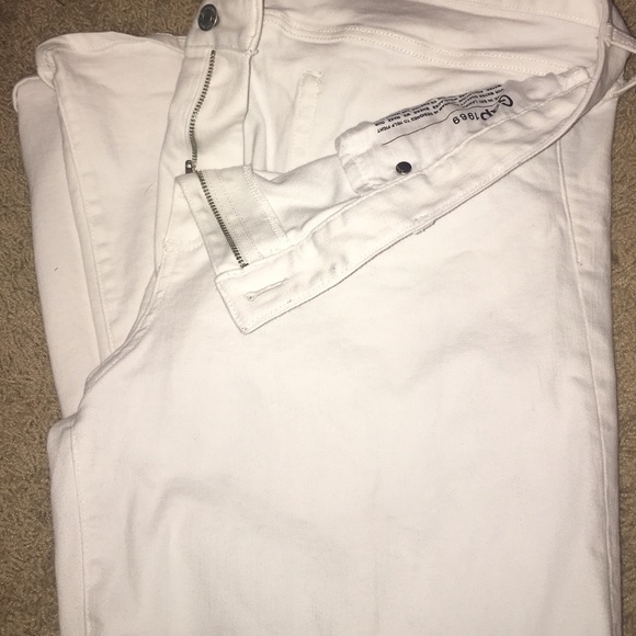 Like new GAP white bootcut jeans! SIZE 18