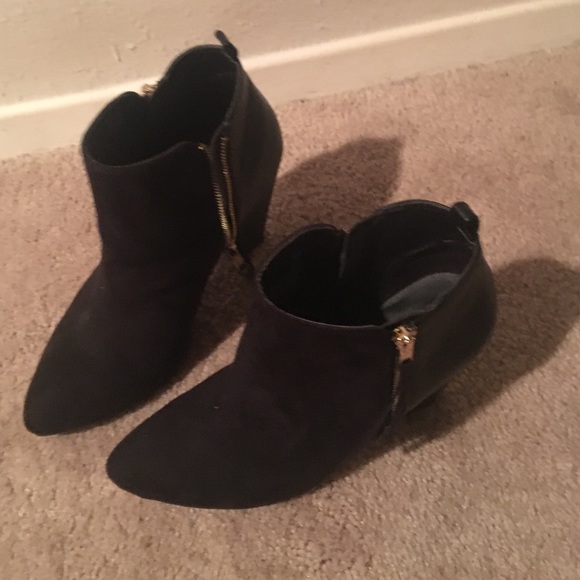 Black booties size 8 1/2